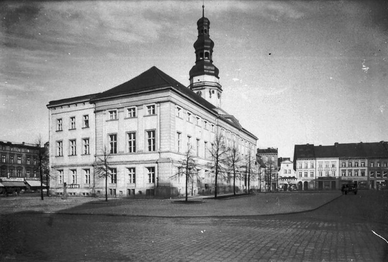 ohlau_rathaus2.jpg