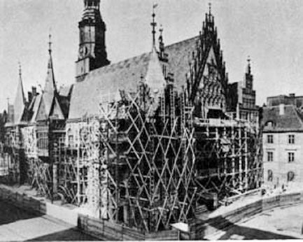 ratusz_odbudowa_48.jpg