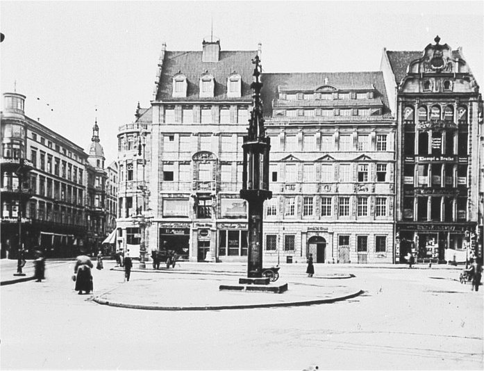 staubsaule_1920.jpg