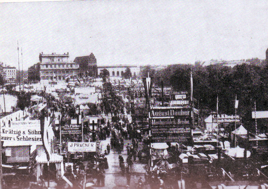 fleamarket_schlossplatz.jpg
