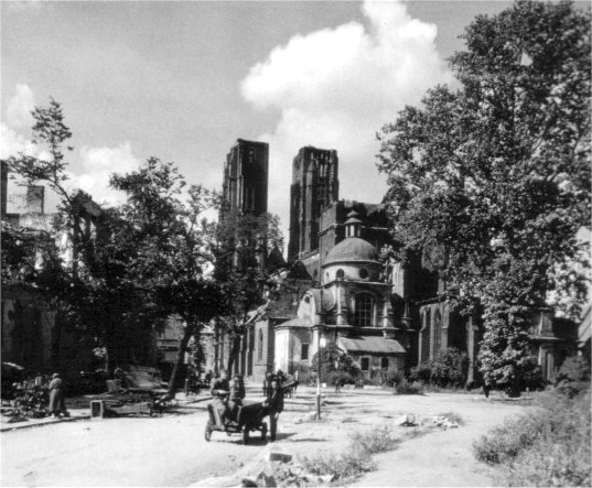 1945_dom_east.jpg