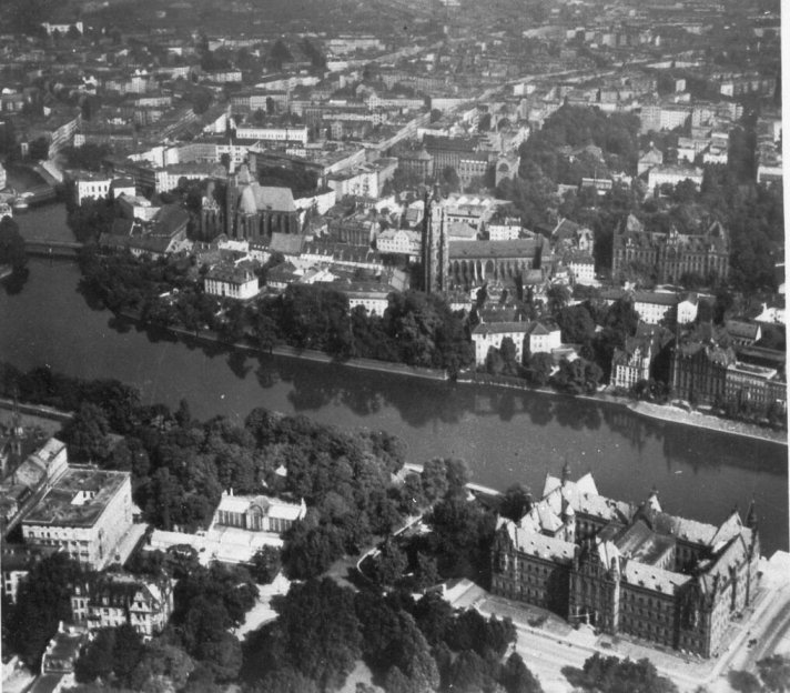 sanninsel_aerial_across.jpg