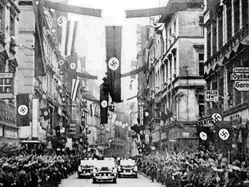 hitler_1936_autostrada.jpg