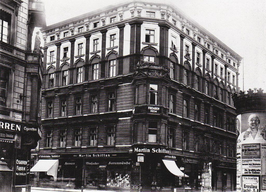 taschen_tauentzien_north_east_20s.jpg
