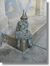 wroclaw_krasnal_bibliofil.jpg